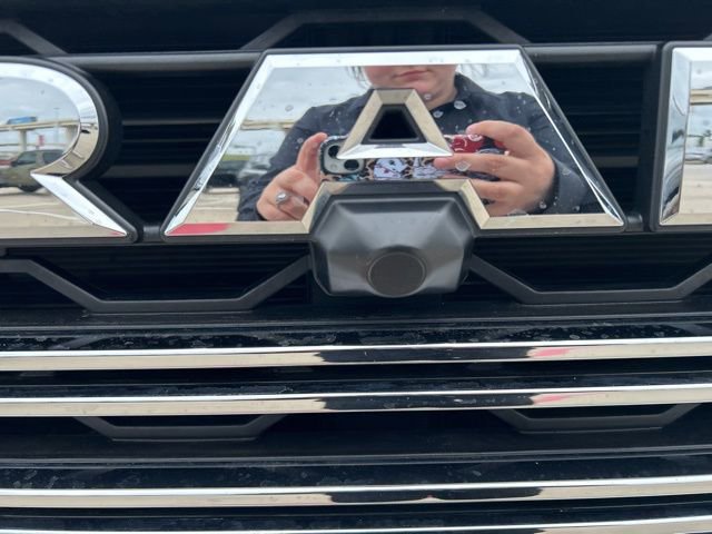 Used 2025 RAM 3500 Laramie AWD/4WD image 3