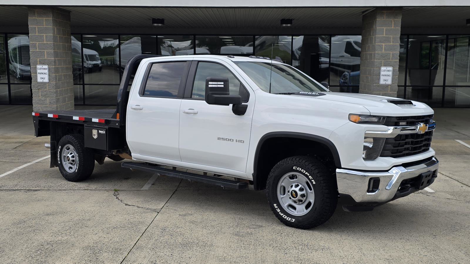 Used 2024 Chevrolet Silverado 2500 LT w/ Convenience Package image 2