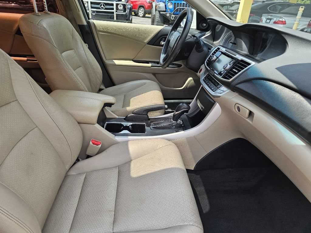 Used 2015 Honda Accord EX-L image 40
