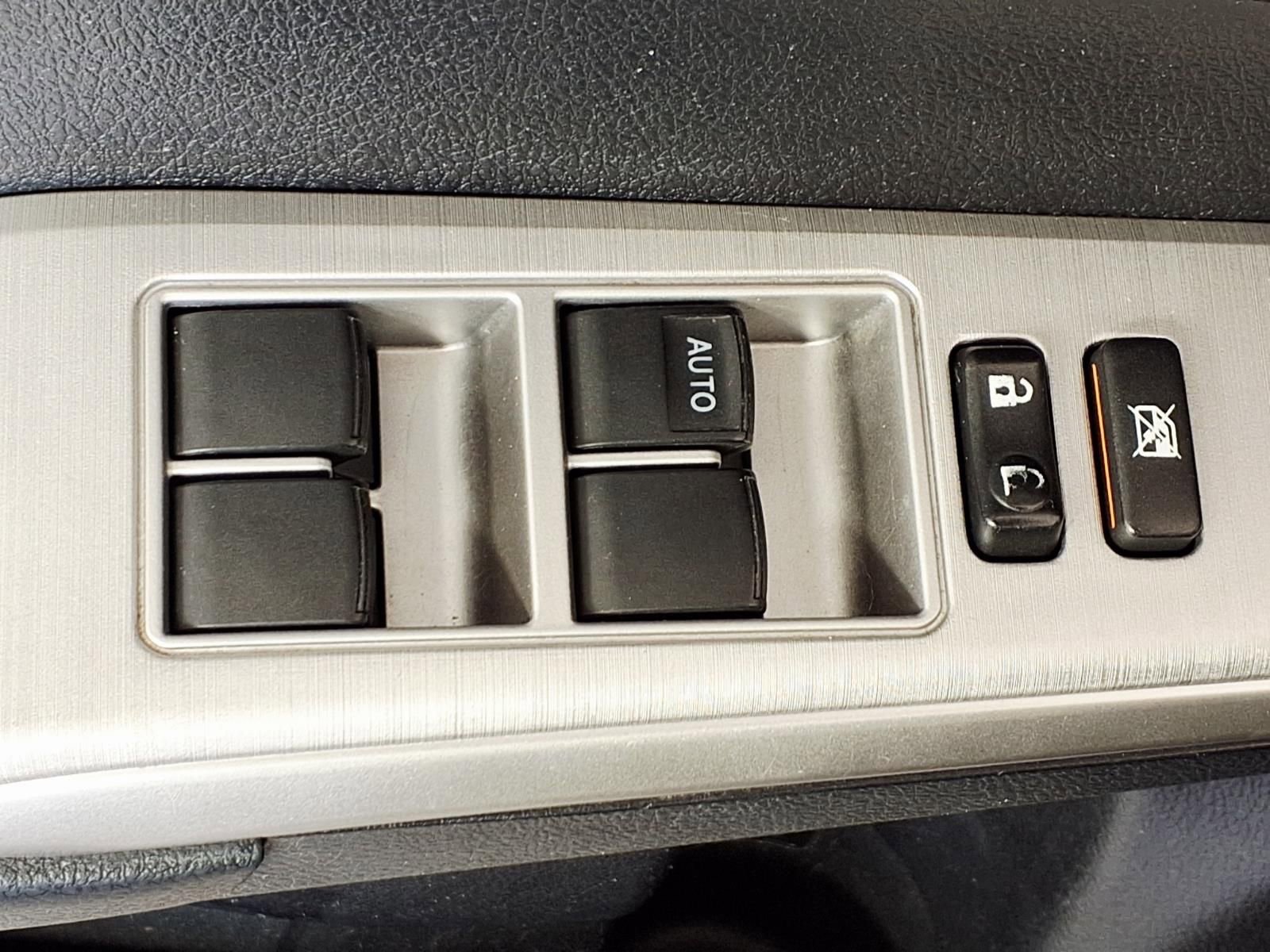 Used 2014 Toyota Camry SE FWD image 14