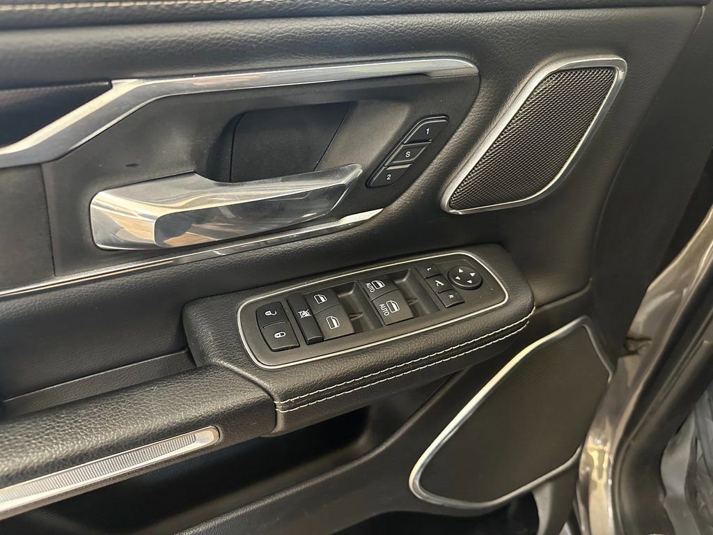 Used 2022 RAM 1500 Laramie AWD/4WD image 12
