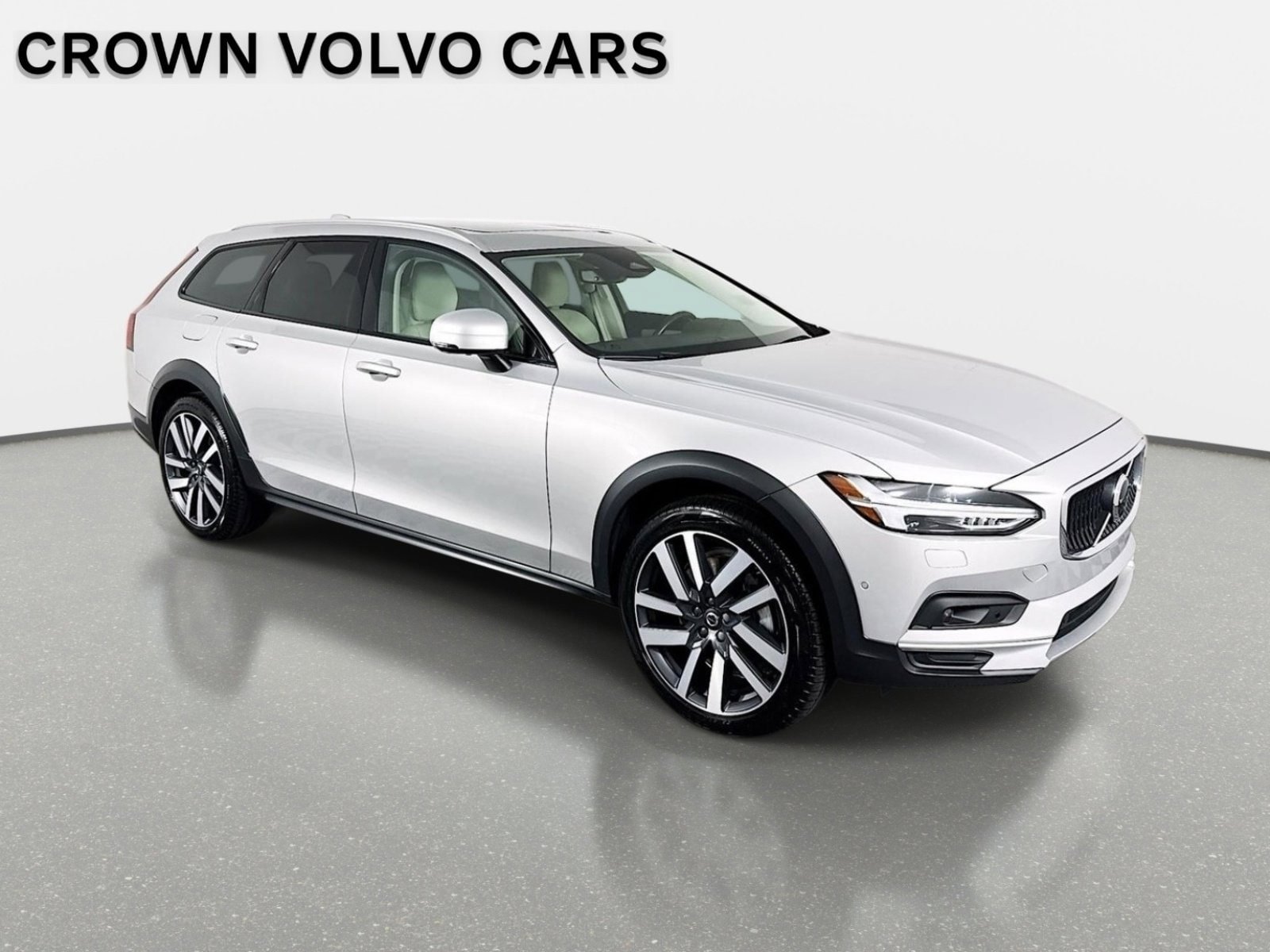 Used 2025 Volvo V90 B6 Cross Country Plus AWD/4WD image 3