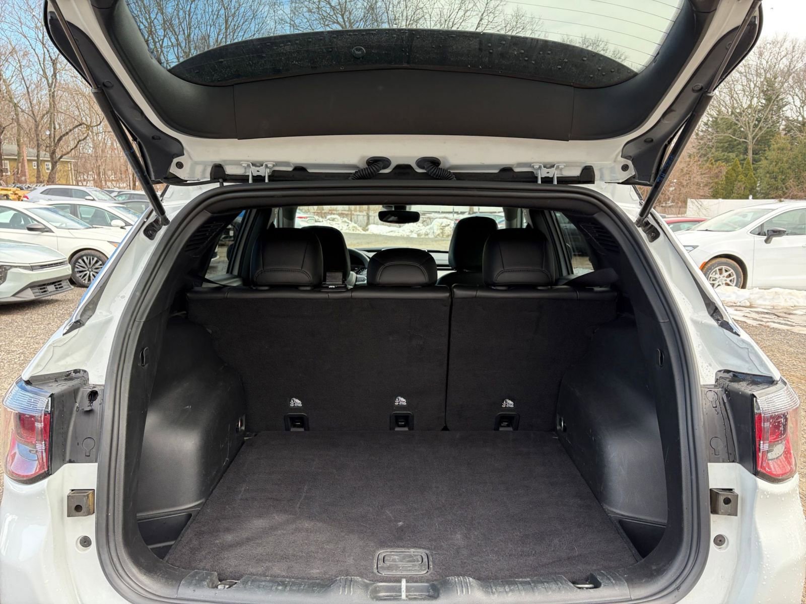 Used 2025 Jeep Compass Limited image 32