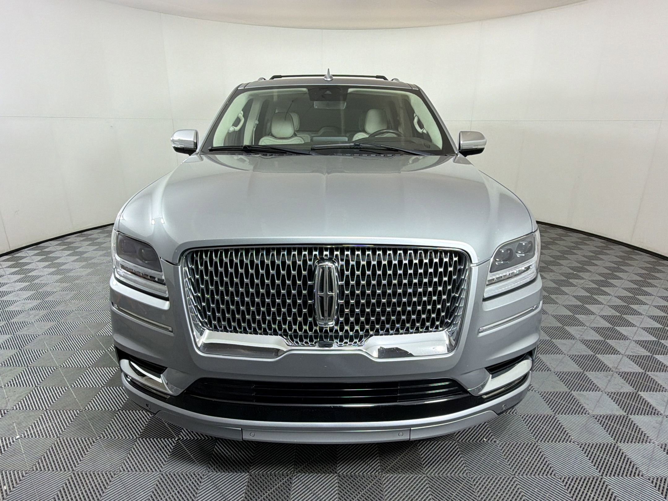 Used 2021 Lincoln Navigator Black Label w/ Cargo Convenience Package AWD/4WD image 7