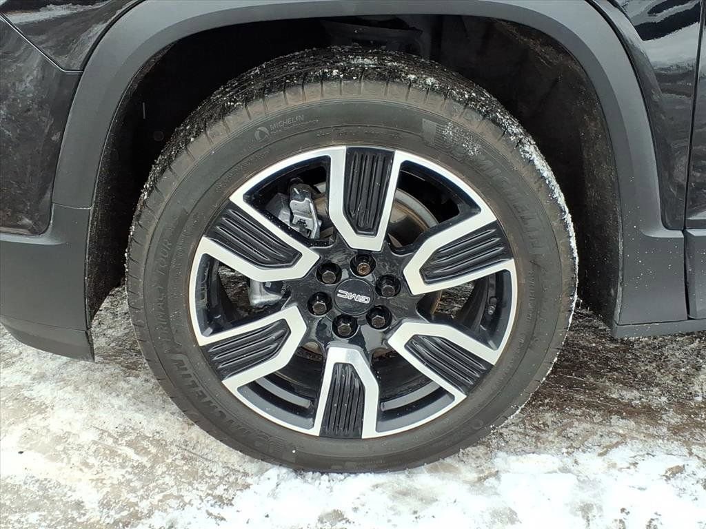 Used 2021 GMC Acadia SLT w/ Elevation Edition image 9