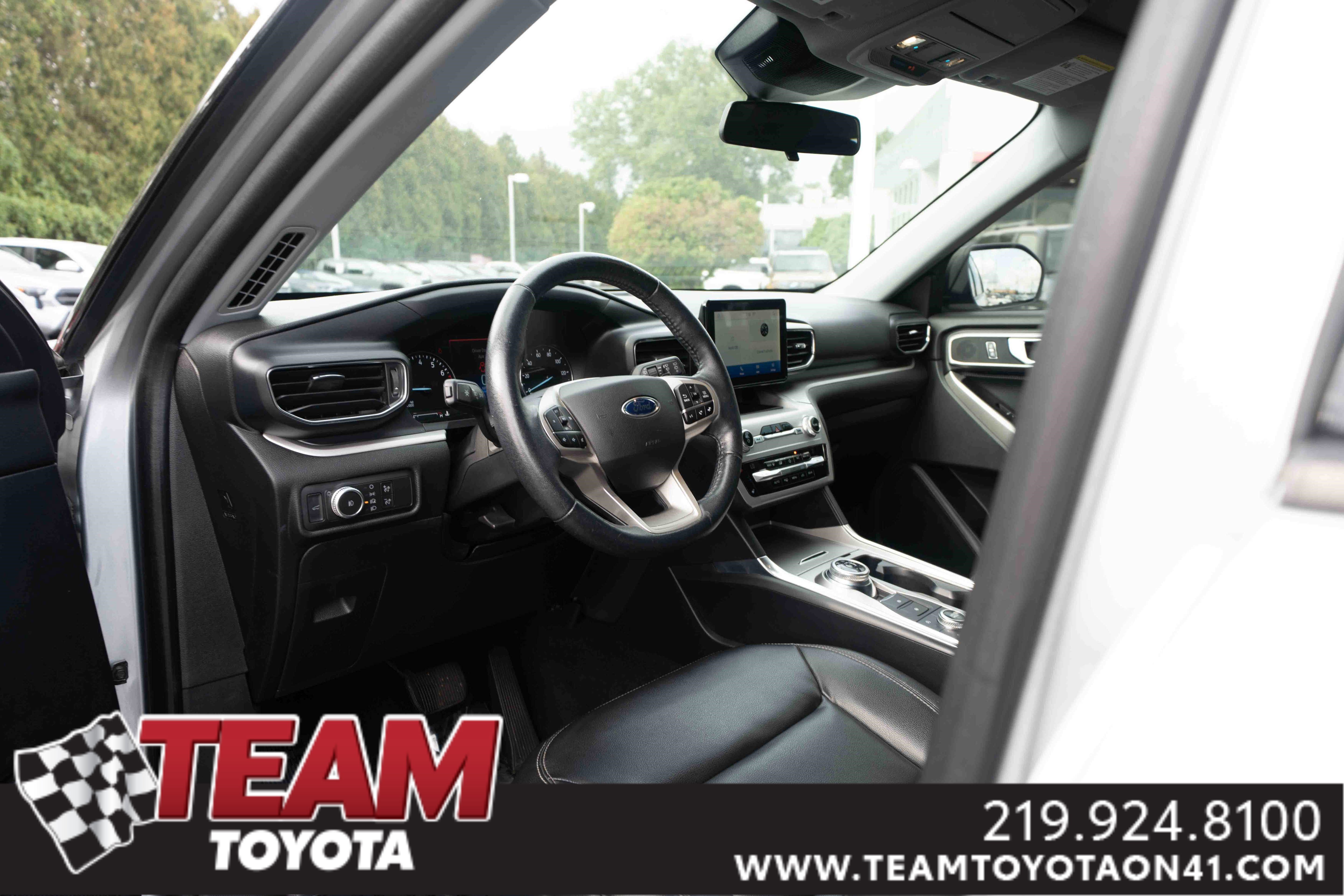 Used 2020 Ford Explorer XLT w/ Equipment Group 202A image 8