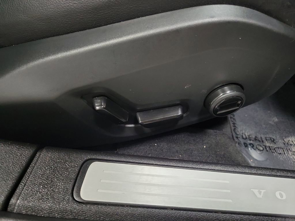 Used 2024 Volvo S60 B5 Core image 24