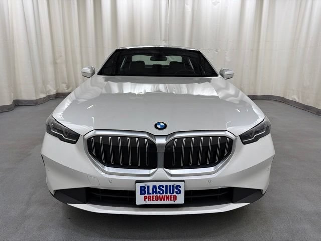 Used 2024 BMW 530i xDrive w/ Premium Package AWD/4WD image 8