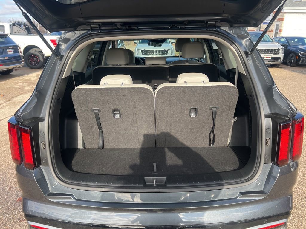 Certified 2023 Kia Sorento S image 11
