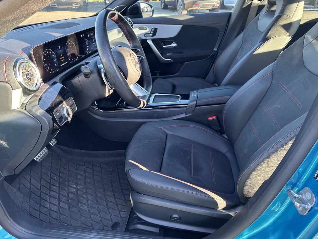 Certified 2025 Mercedes-Benz CLA 250 4MATIC image 17