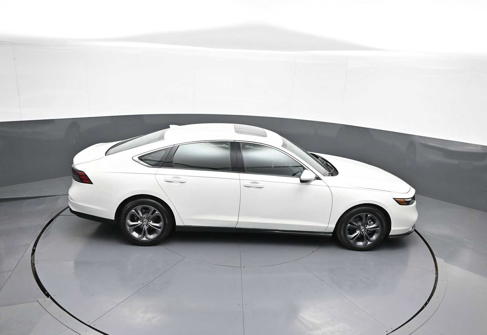 Used 2024 Honda Accord EX image 36
