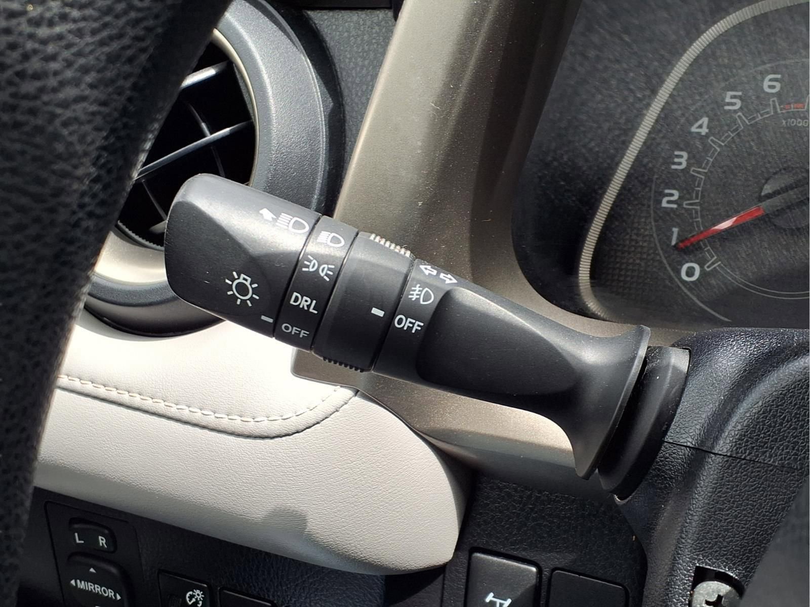 Used 2013 Toyota RAV4 XLE image 21