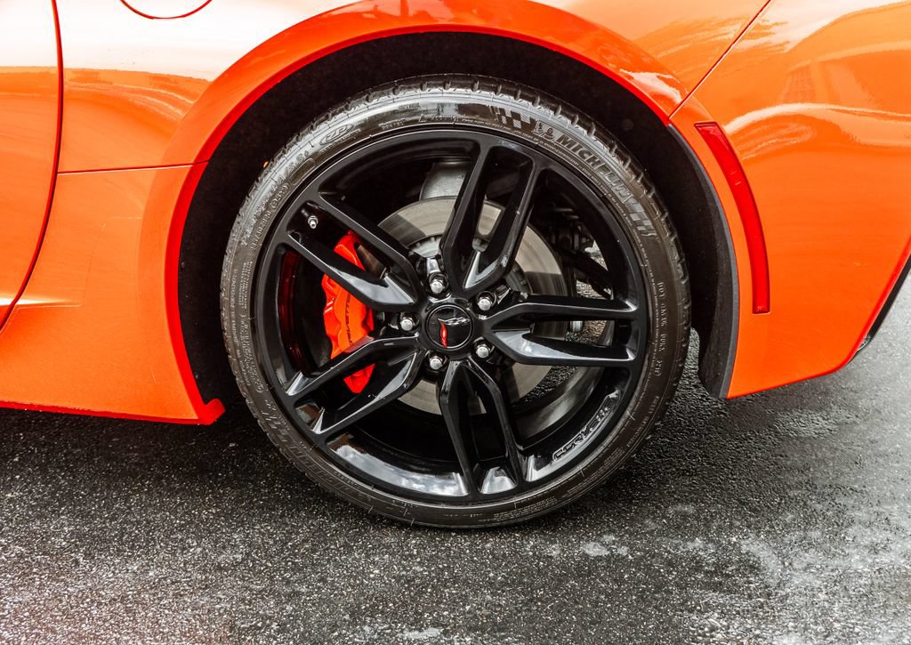 Used 2019 Chevrolet Corvette Stingray Coupe w/ 1LT RWD image 28