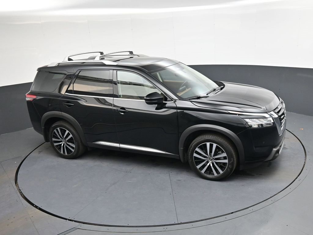 Used 2024 Nissan Pathfinder Platinum w/ Cargo Package image 32