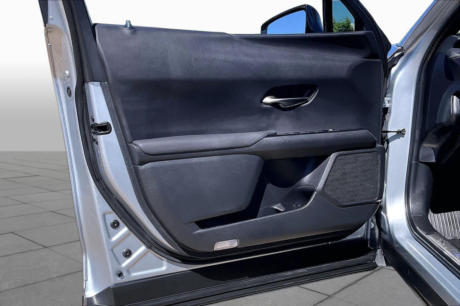 Used 2023 Lexus UX 250h FWD w/ Accessory Package (Z2) image 21