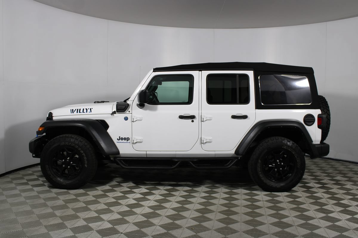 Used 2023 Jeep Wrangler Unlimited w/ Cold Weather Group AWD/4WD image 28