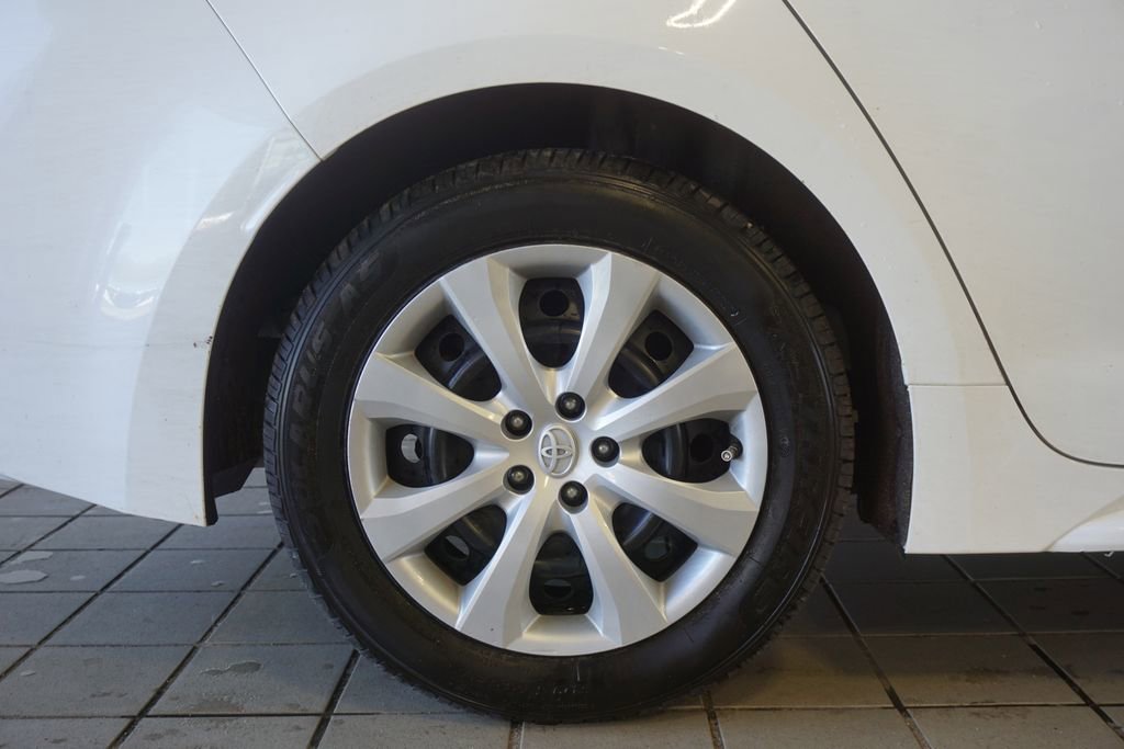 Used 2020 Toyota Corolla LE FWD image 6