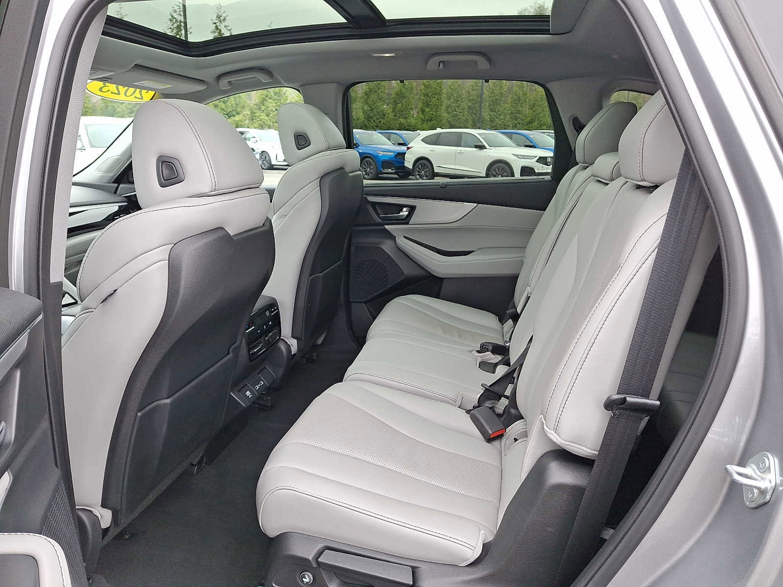 Used 2023 Acura MDX SH-AWD w/ Technology Package image 10