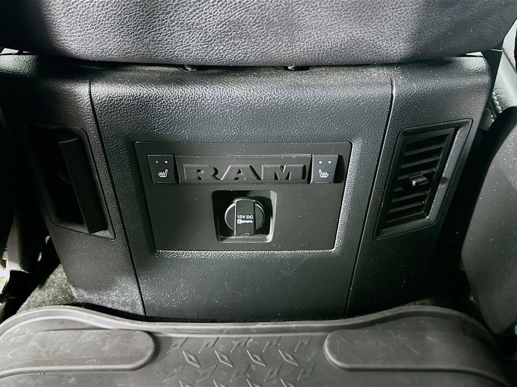 Used 2015 RAM 3500 Laramie AWD/4WD image 21