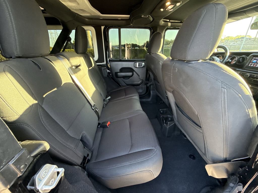 Used 2021 Jeep Wrangler Unlimited Sport AWD/4WD image 17