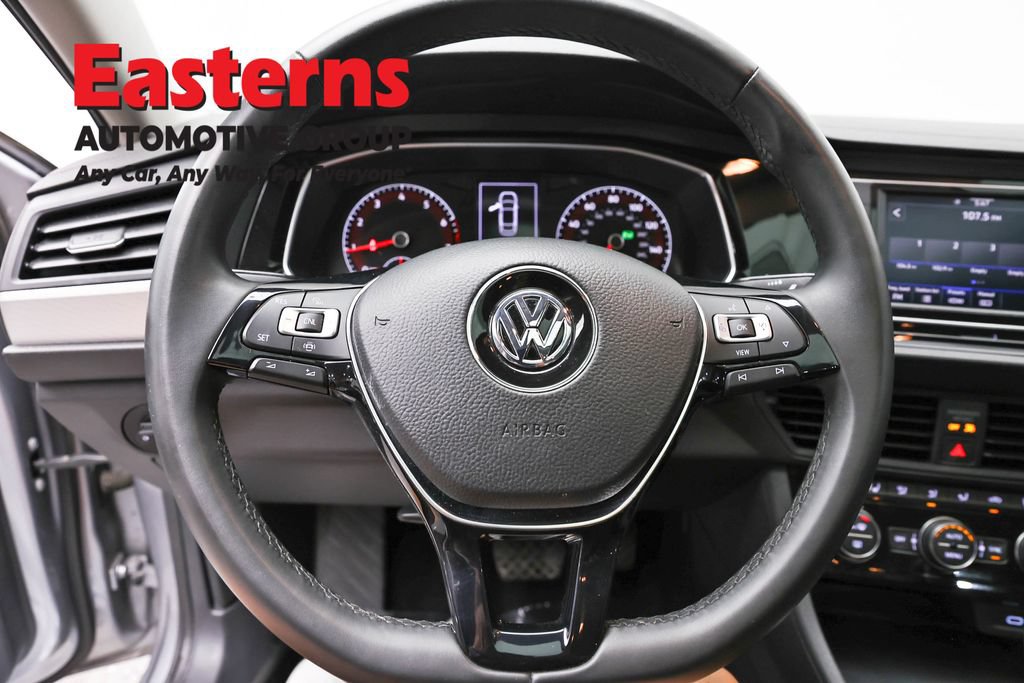 Used 2020 Volkswagen Jetta SE w/ SE Cold Weather Package FWD image 10