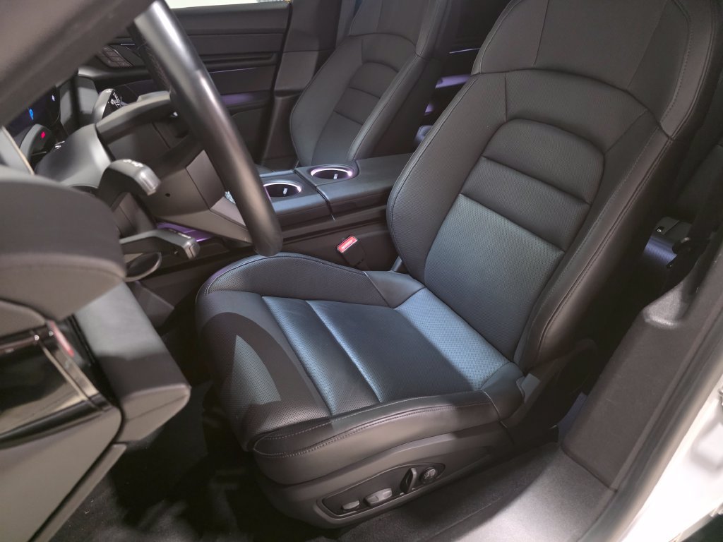 Certified 2024 Porsche Taycan RWD image 21