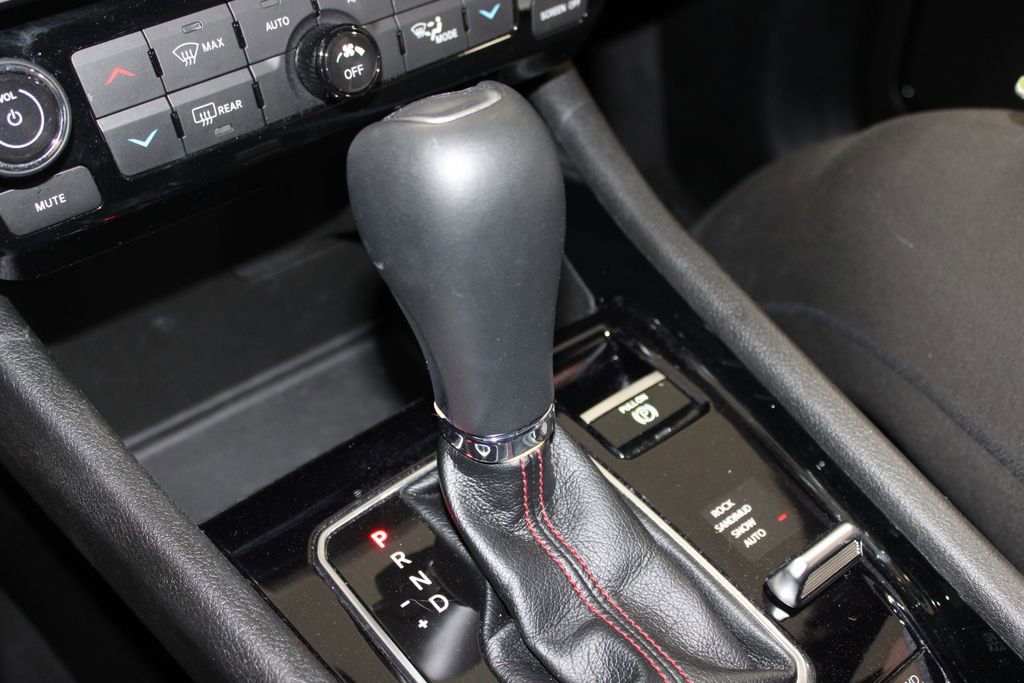 Used 2025 Jeep Compass Trailhawk image 41