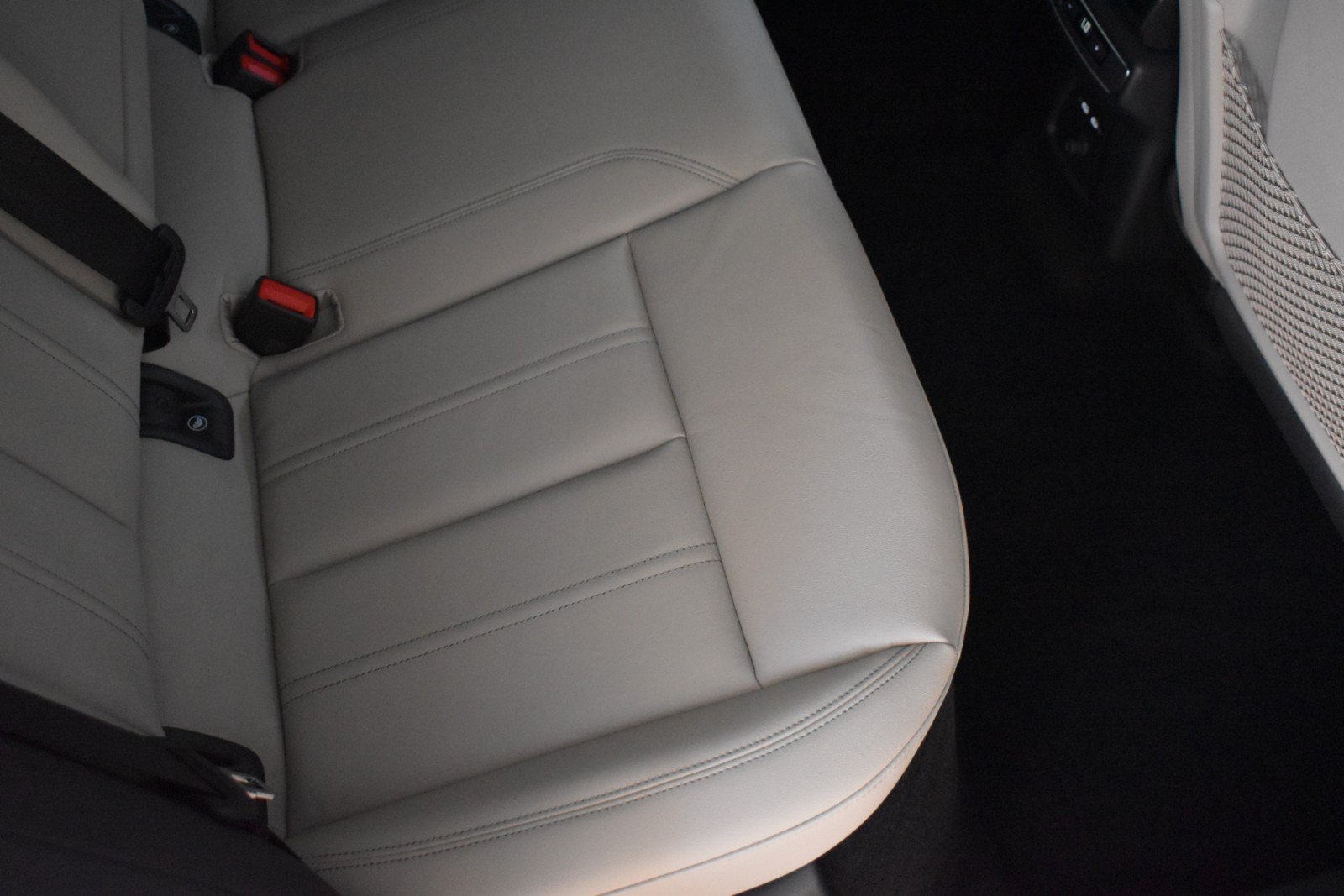 Used 2025 Audi Q4 e-tron Prestige w/ Black Optic Package AWD/4WD image 40