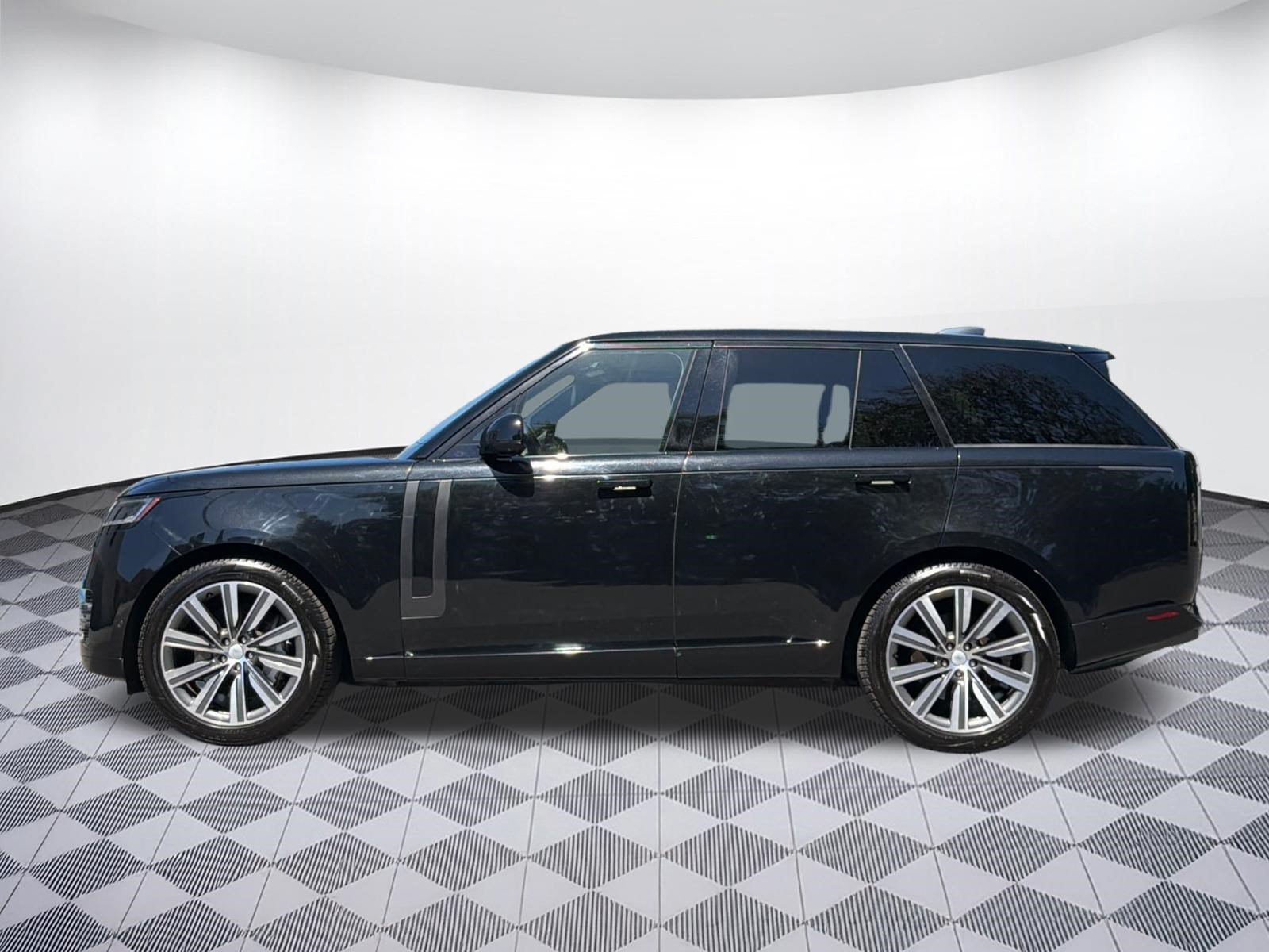 Used 2023 Land Rover Range Rover SE AWD/4WD image 2