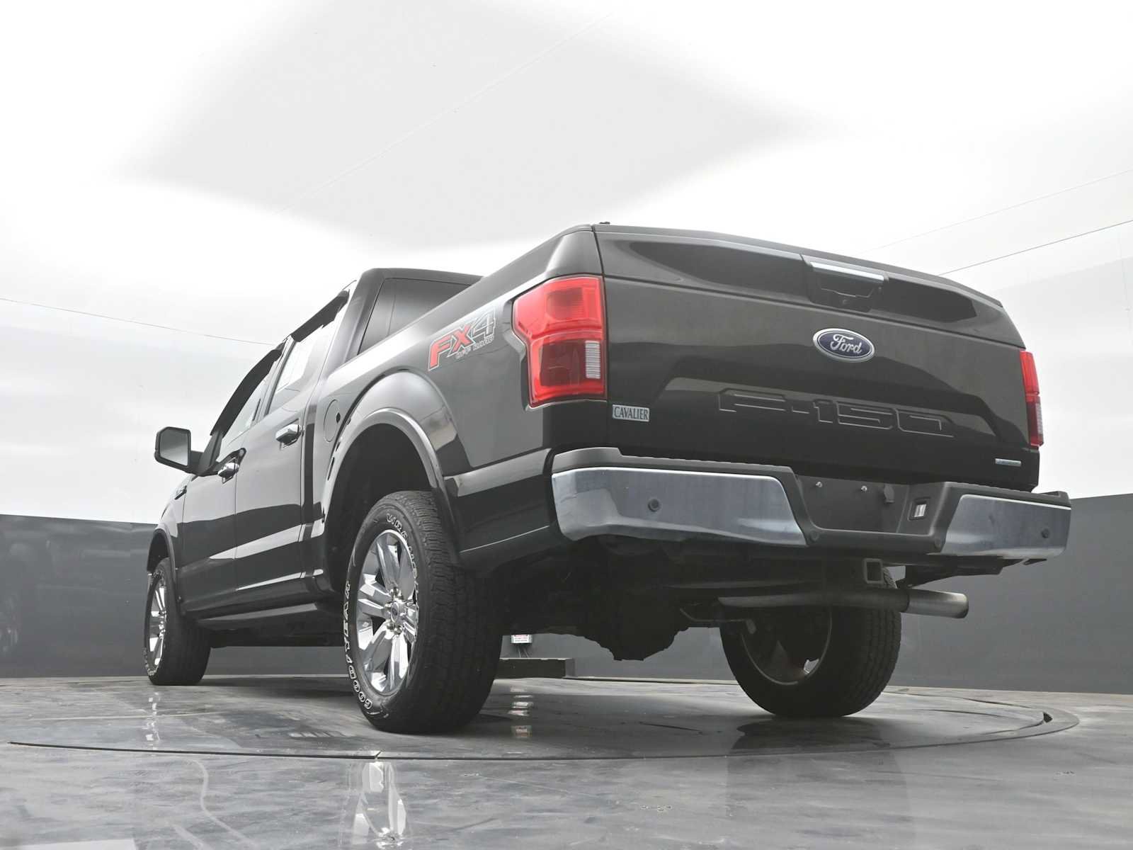 Used 2019 Ford F150 Lariat w/ Equipment Group 502A Luxury AWD/4WD image 32