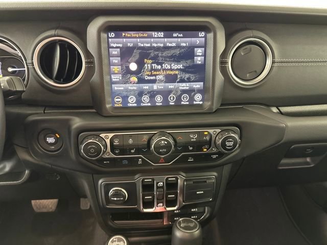 Used 2023 Jeep Wrangler Unlimited Sahara w/ Cold Weather Group AWD/4WD image 21