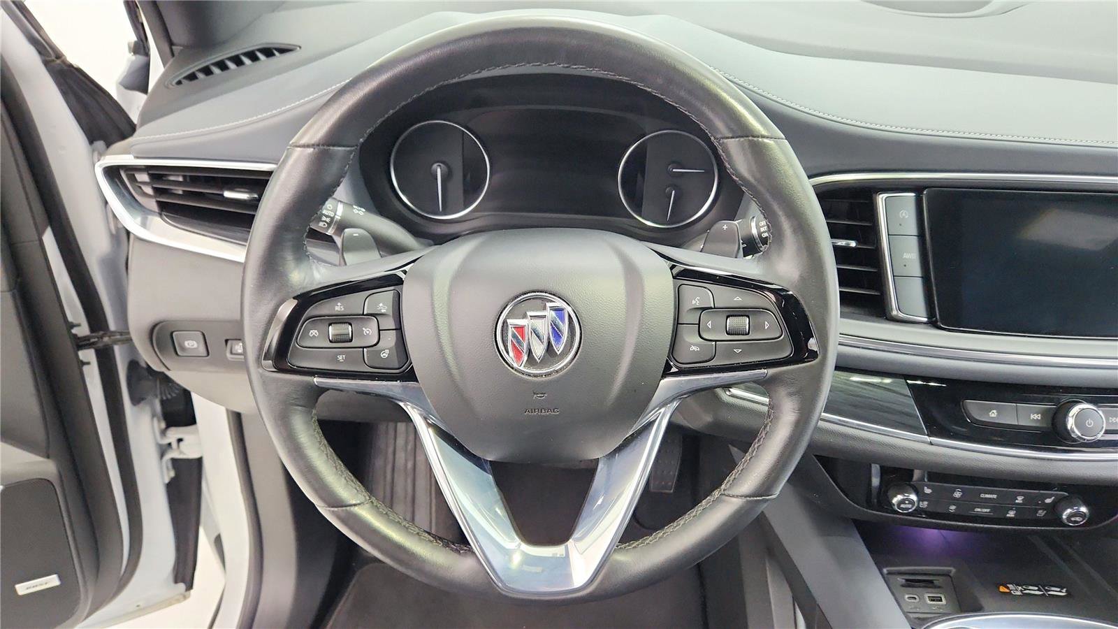 Used 2024 Buick Enclave Premium image 27