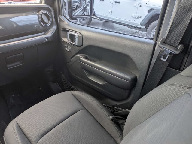 Used 2022 Jeep Gladiator Sport AWD/4WD image 17