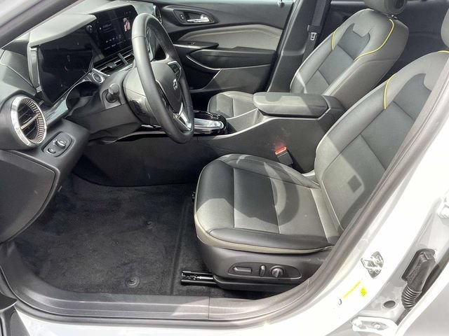 Used 2025 Chevrolet Trax ACTIV w/ Driver Confidence Package FWD image 13