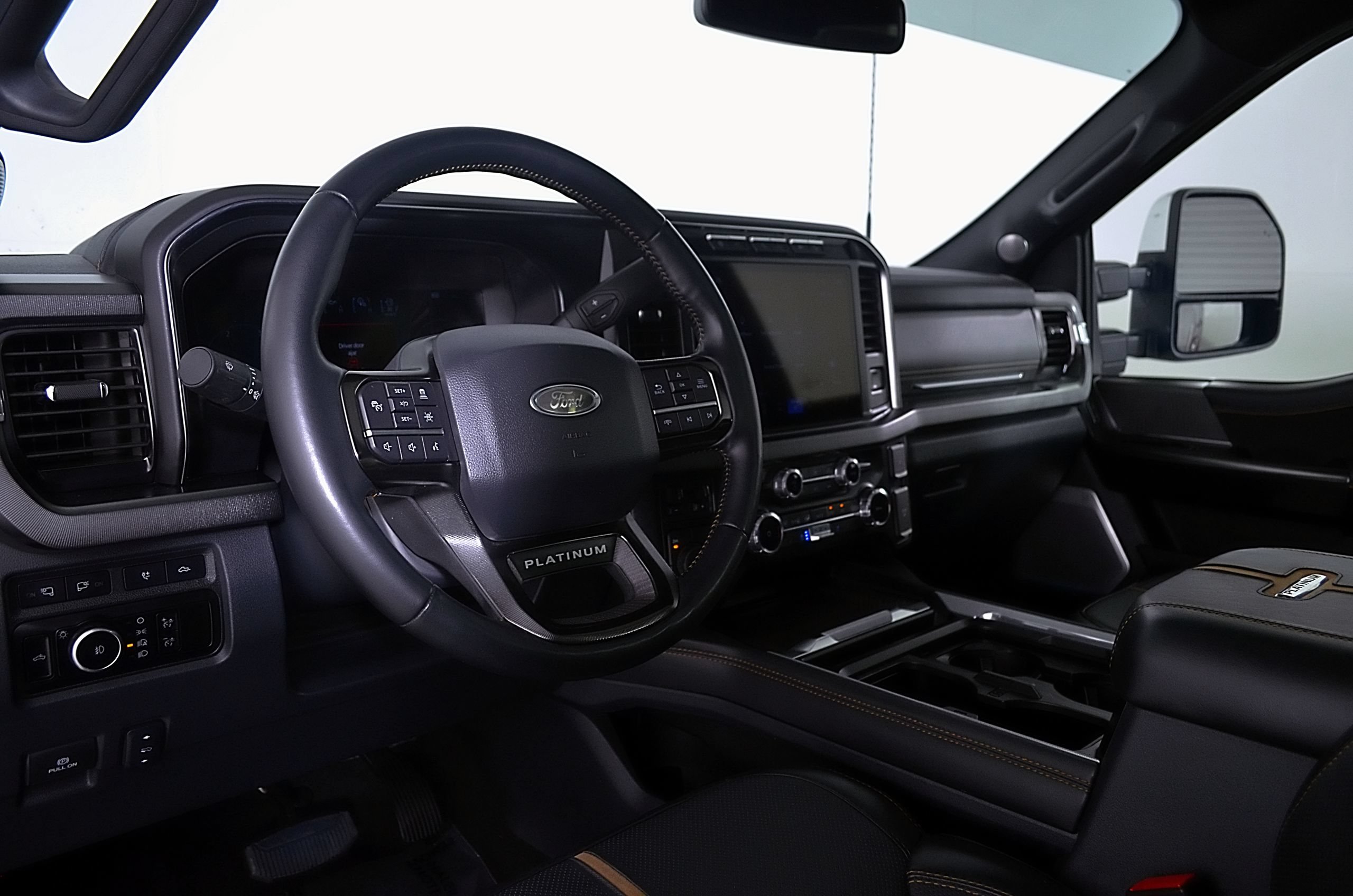 Used 2023 Ford F250 Platinum AWD/4WD image 12