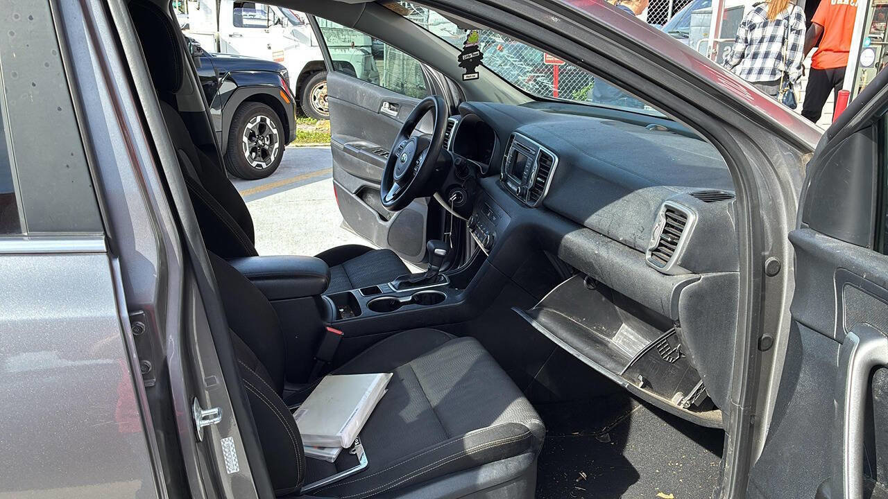 Used 2017 Kia Sportage LX image 7