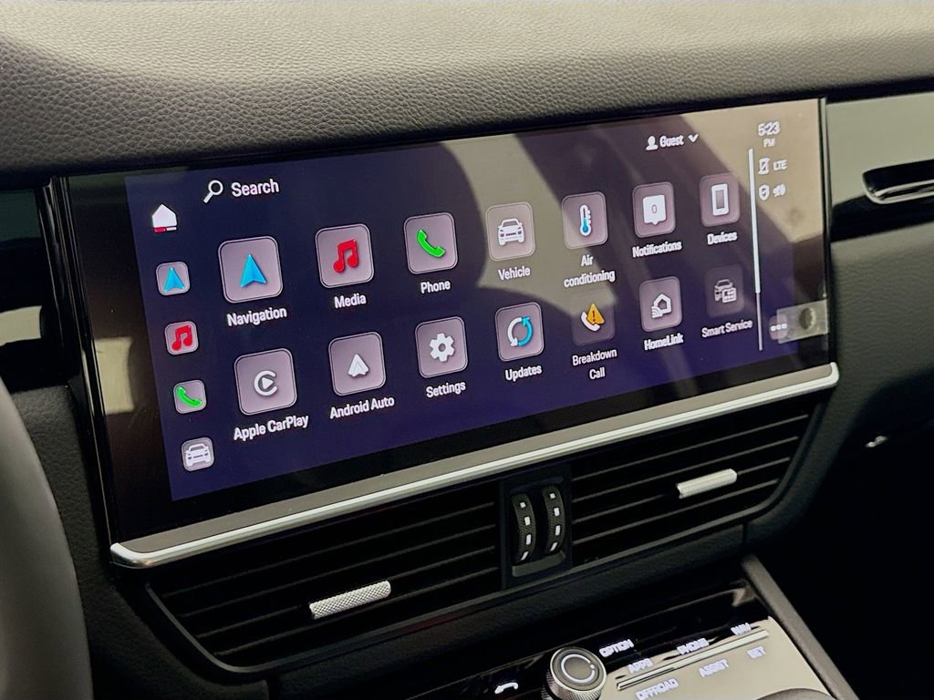 Certified 2023 Porsche Cayenne AWD/4WD image 18