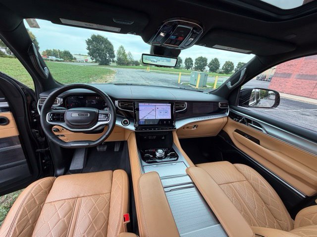 Used 2023 Jeep Grand Wagoneer Series III AWD/4WD image 22