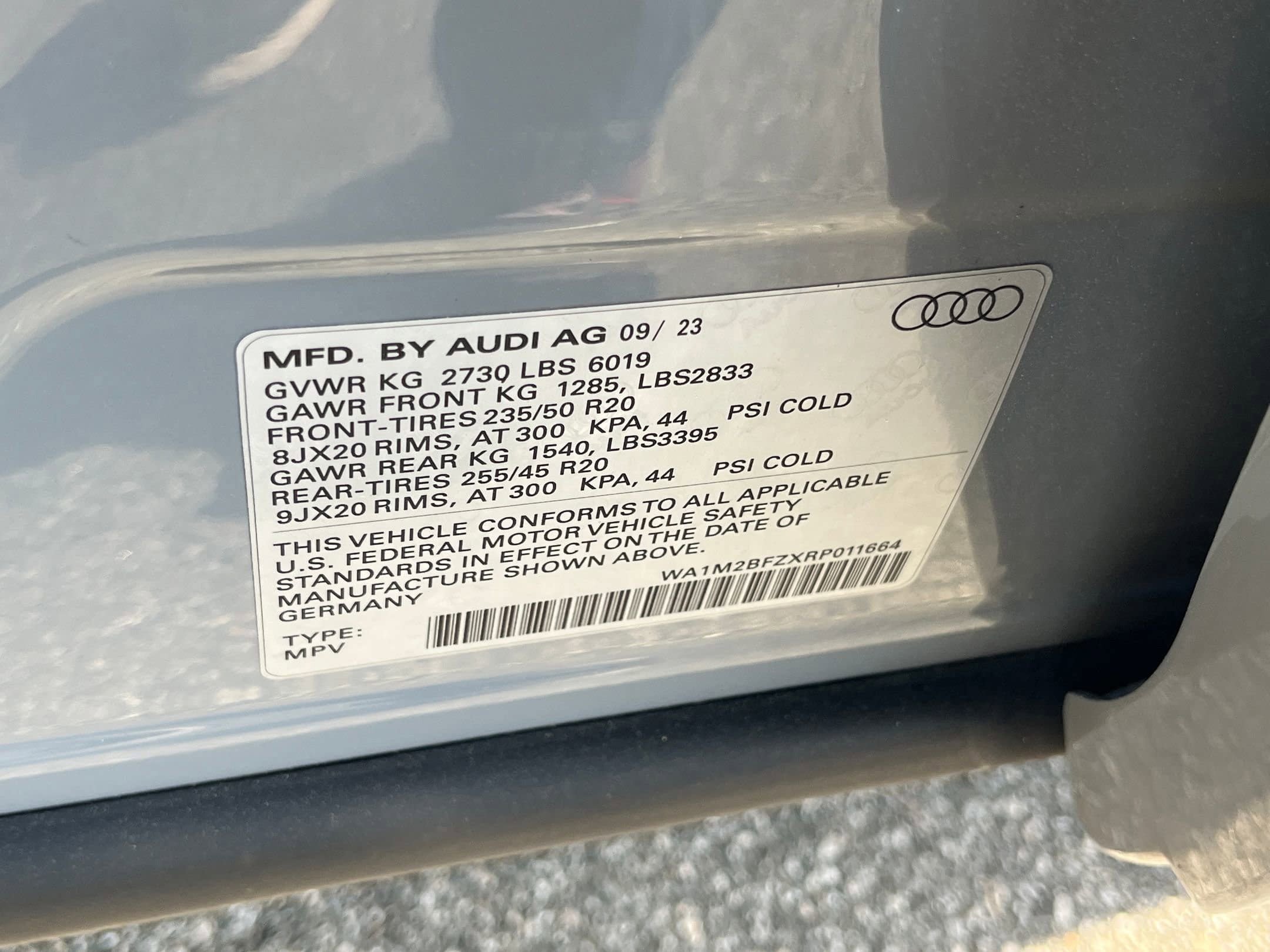 Used 2024 Audi Q4 e-tron Prestige image 33