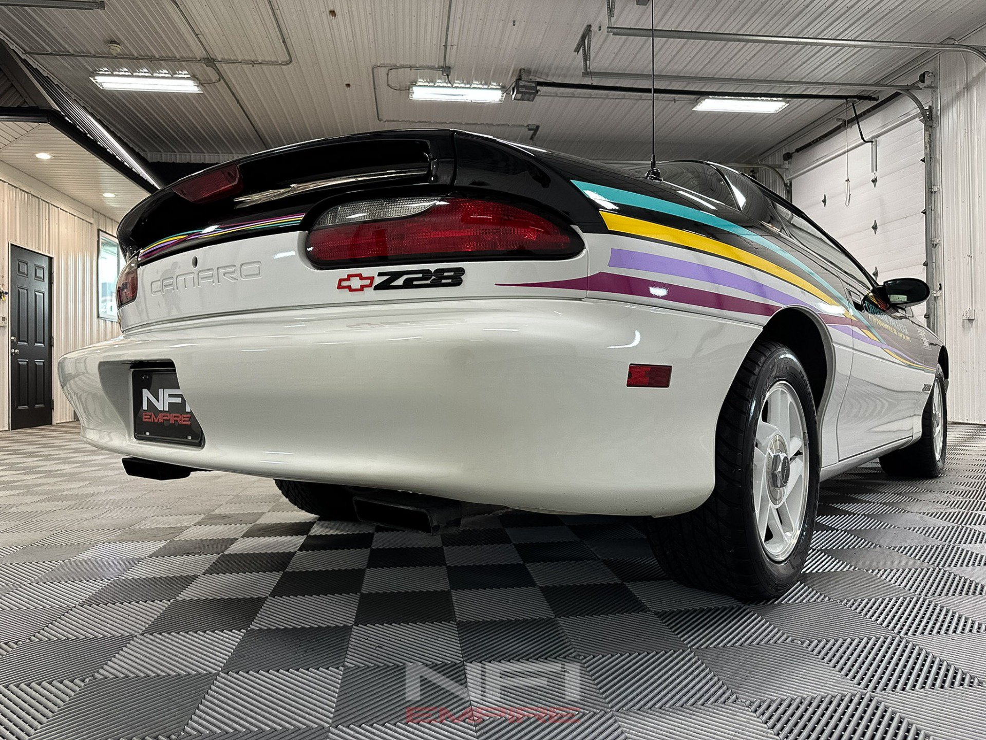 Used 1993 Chevrolet Camaro Z28 RWD image 19