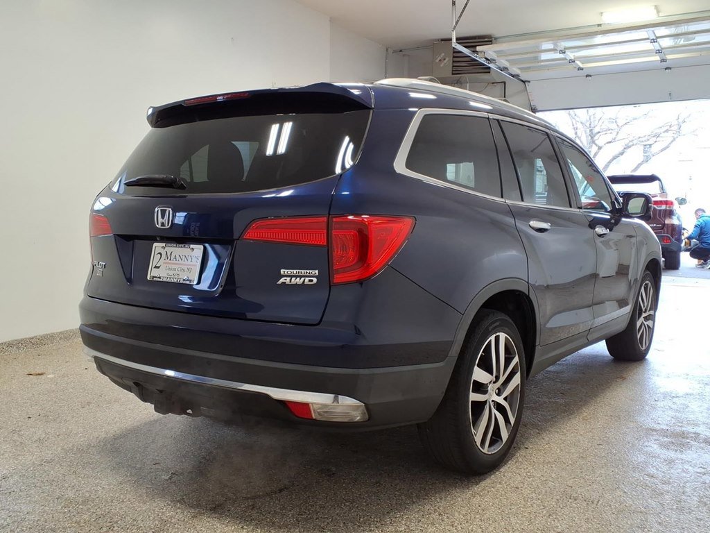 Used 2017 Honda Pilot Touring image 4