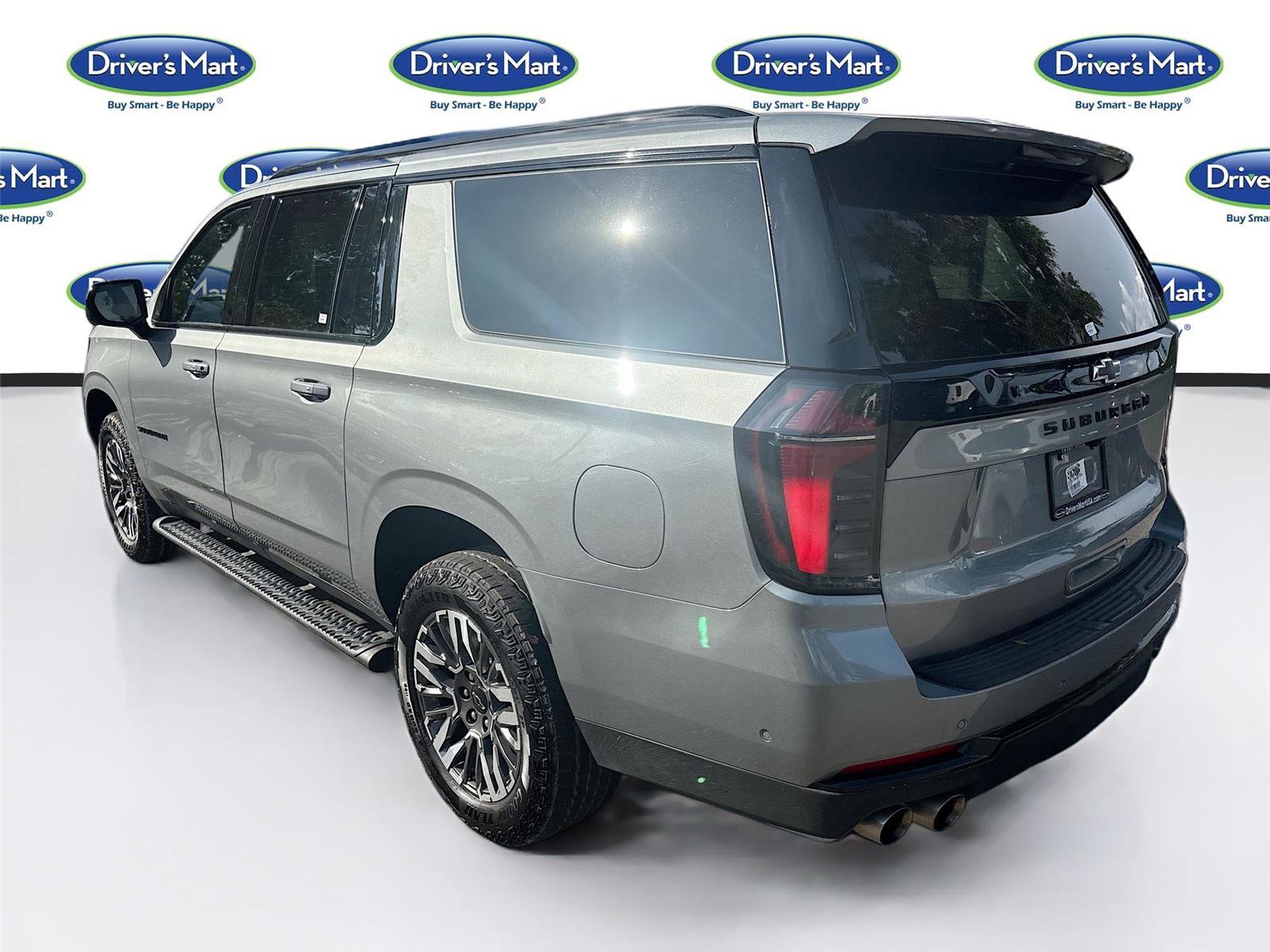 Used 2025 Chevrolet Suburban Z71 AWD/4WD image 5