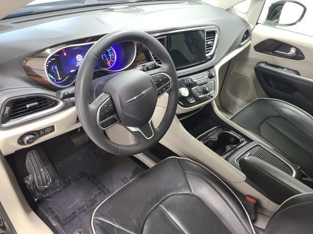 Used 2023 Chrysler Pacifica Limited FWD image 25