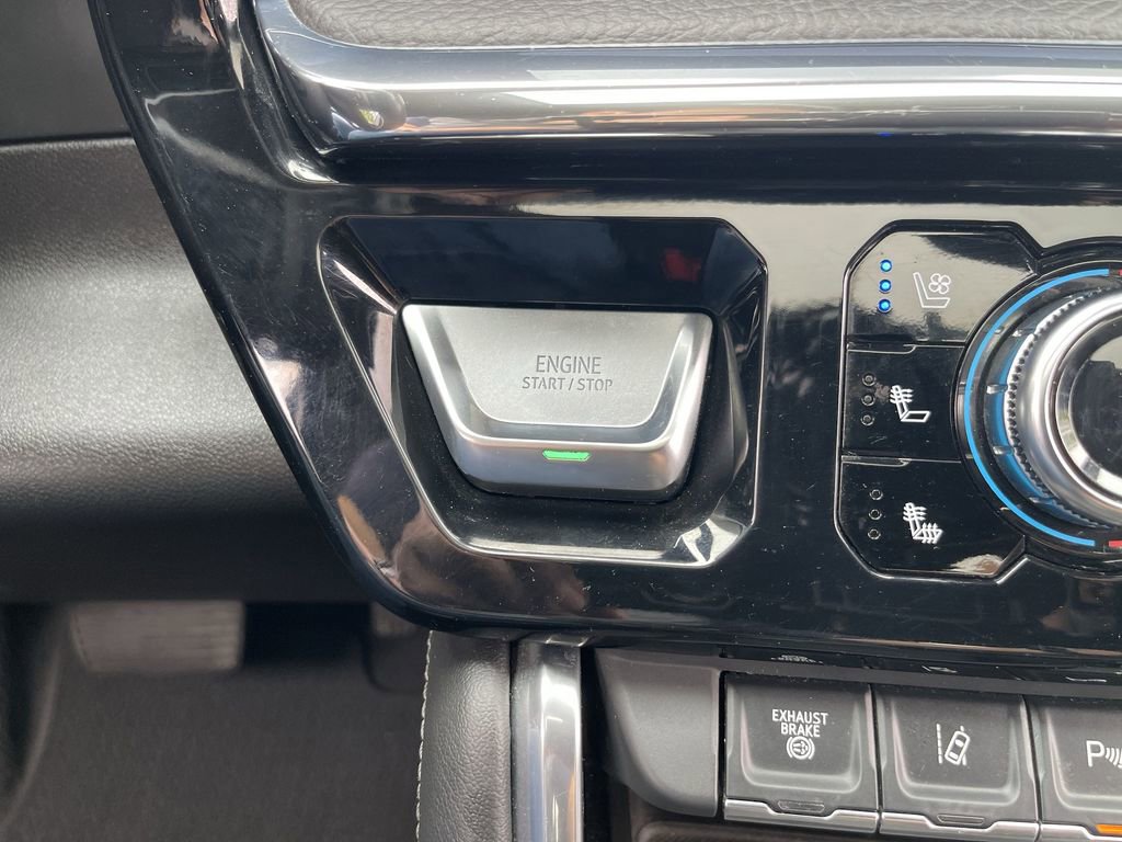 Used 2024 GMC Sierra 3500 Denali w/ Denali Reserve Package AWD/4WD image 17