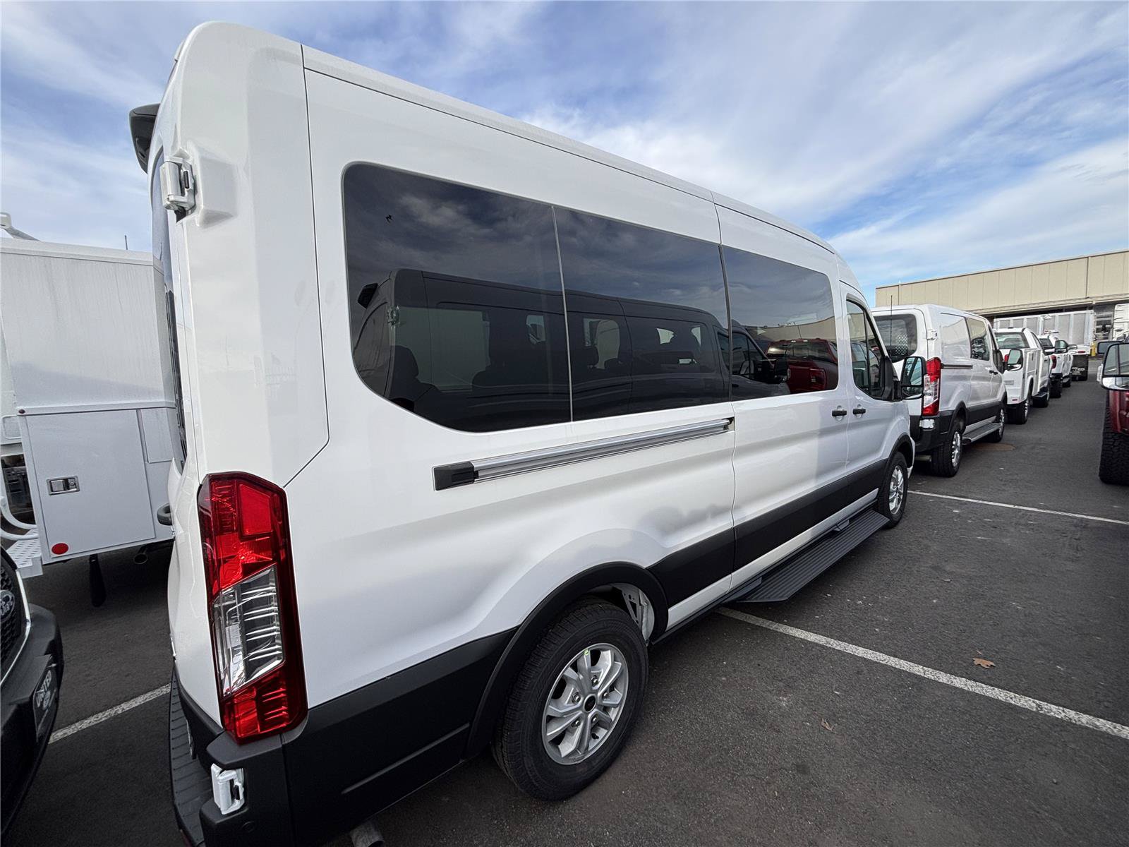Used 2024 Ford Transit 350 XLT RWD image 7