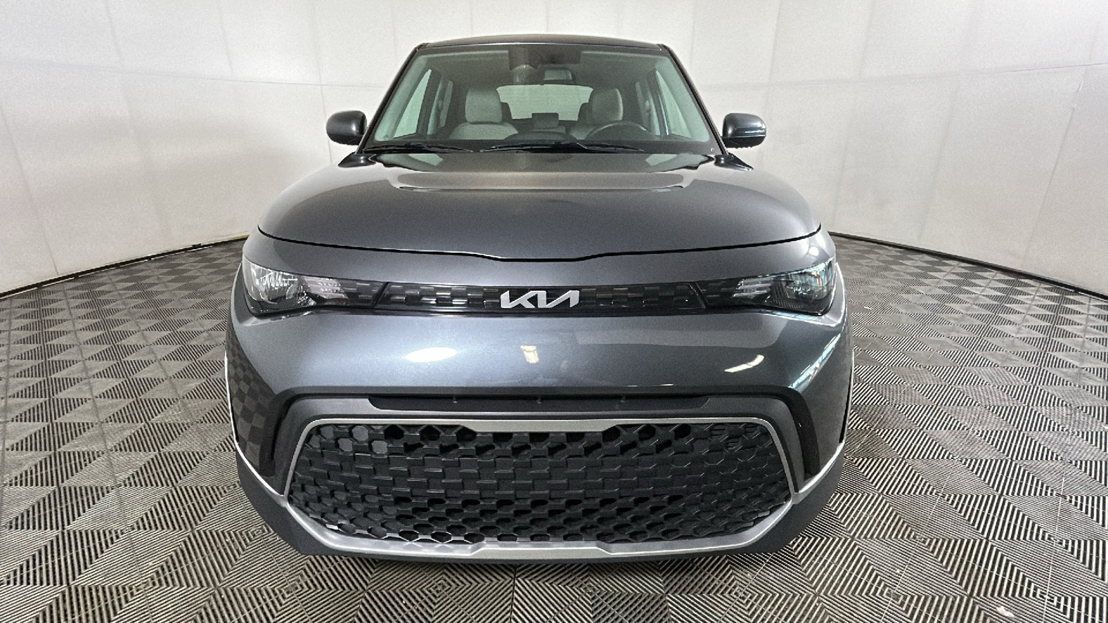 Used 2024 Kia Soul LX w/ Option Group 015 FWD image 7