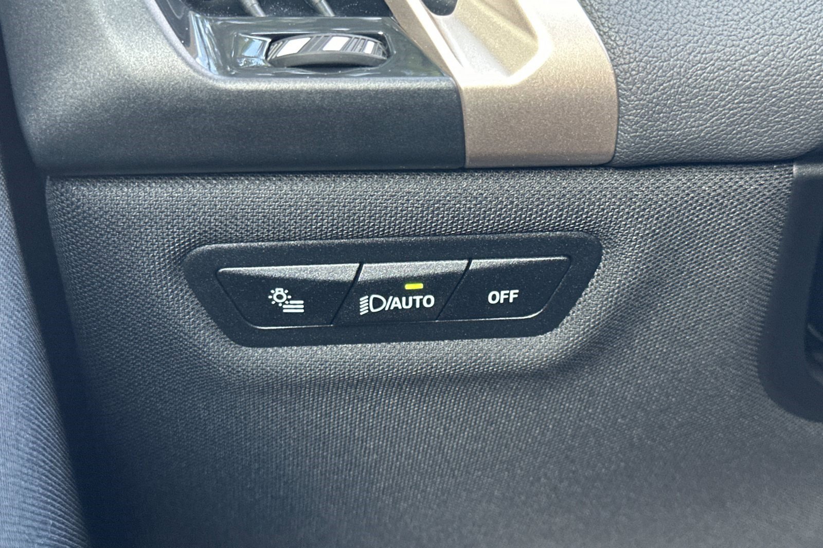 Used 2025 BMW iX xDrive50 w/ Sport Package image 37