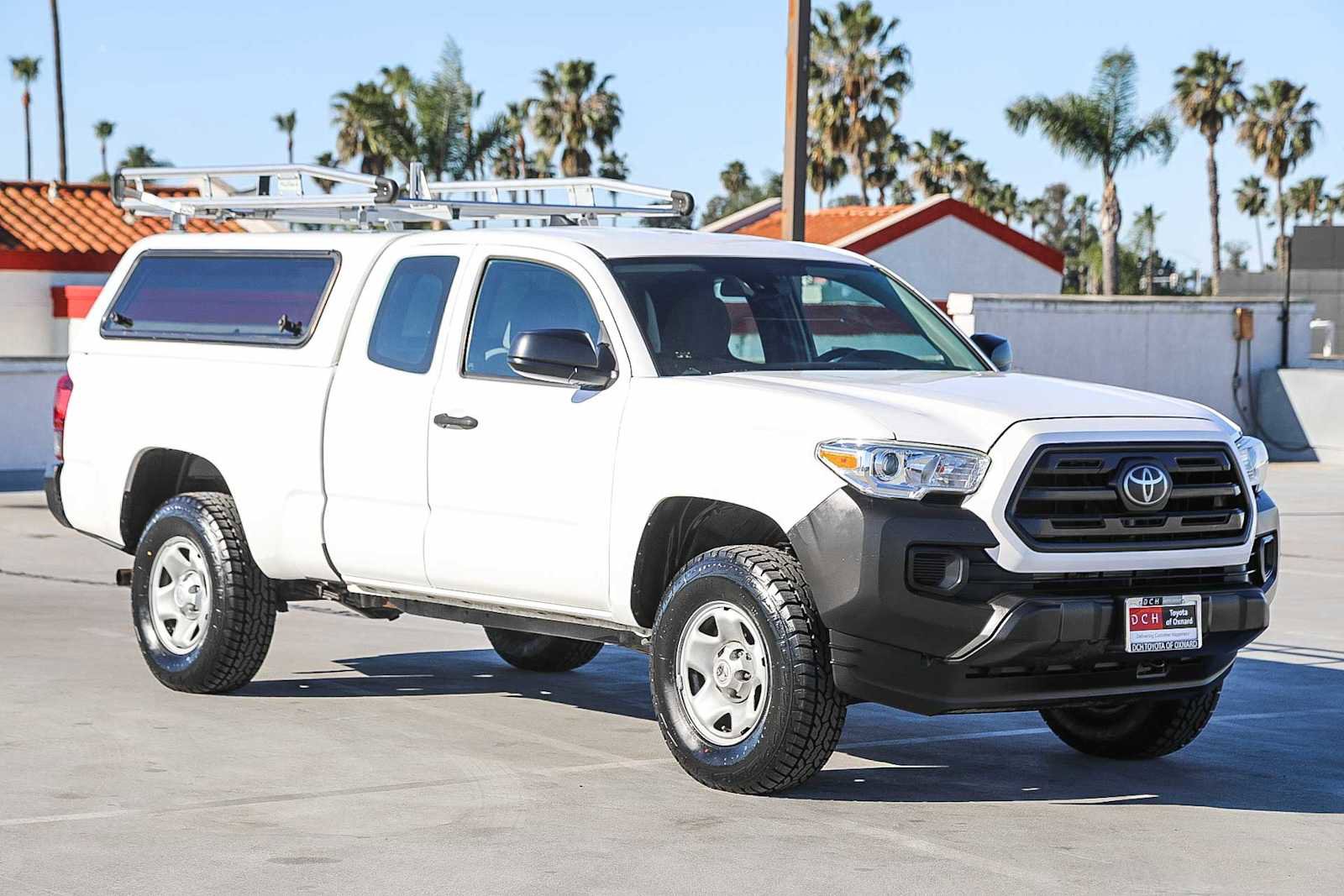 Certified 2018 Toyota Tacoma SR image 4