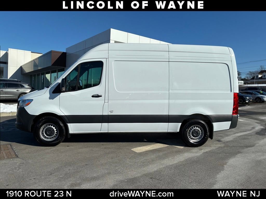 Used 2025 Mercedes-Benz Sprinter 2500 image 2