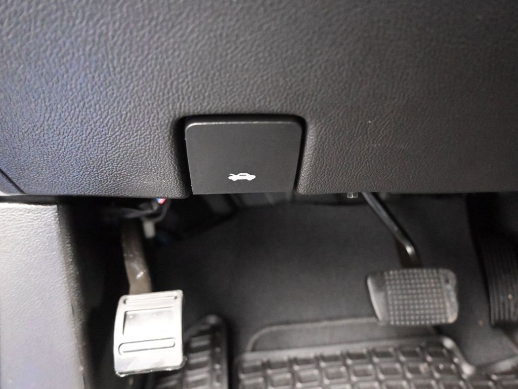 Used 2022 Chevrolet Colorado LT image 25